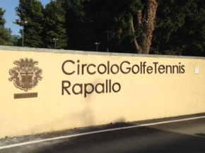 Отель Appartamento del Golf  Рапалло